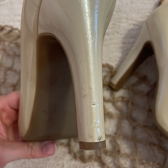 Heels - Picture 3 of 4